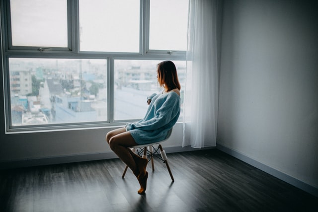 woman sitting on the chair